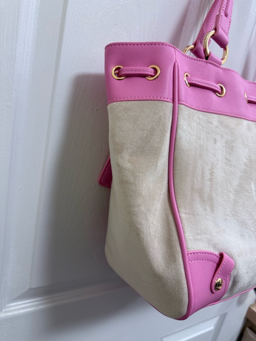 NWT Juicy Couture Classic Scottie Dog Daydreamer Tote in Sandstone/Pink - Picture 4 of 6